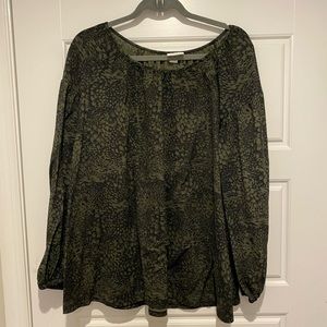 Ava & Viv green animal print blouse. Size 2x